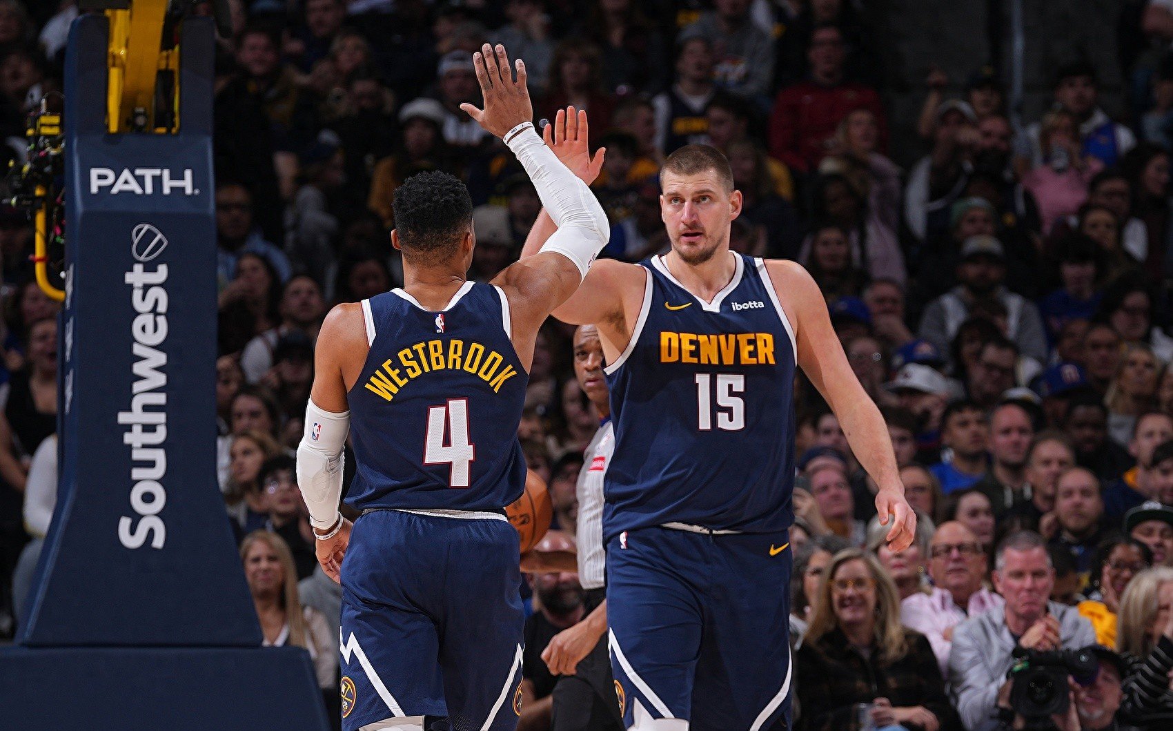 NBA常规赛战况：切尔西防线稳固，俄克拉荷马城雷霆进攻受阻，马龙成最佳(s5总决赛完整视频回放)